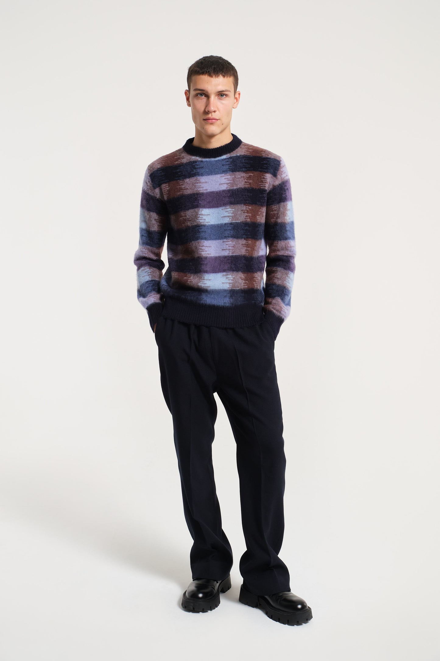 CHECK MOTIF CREW NECK IN WOOL