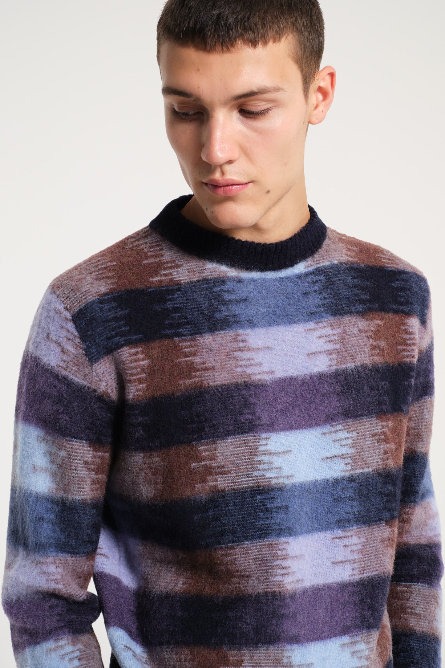 CHECK MOTIF CREW NECK IN WOOL