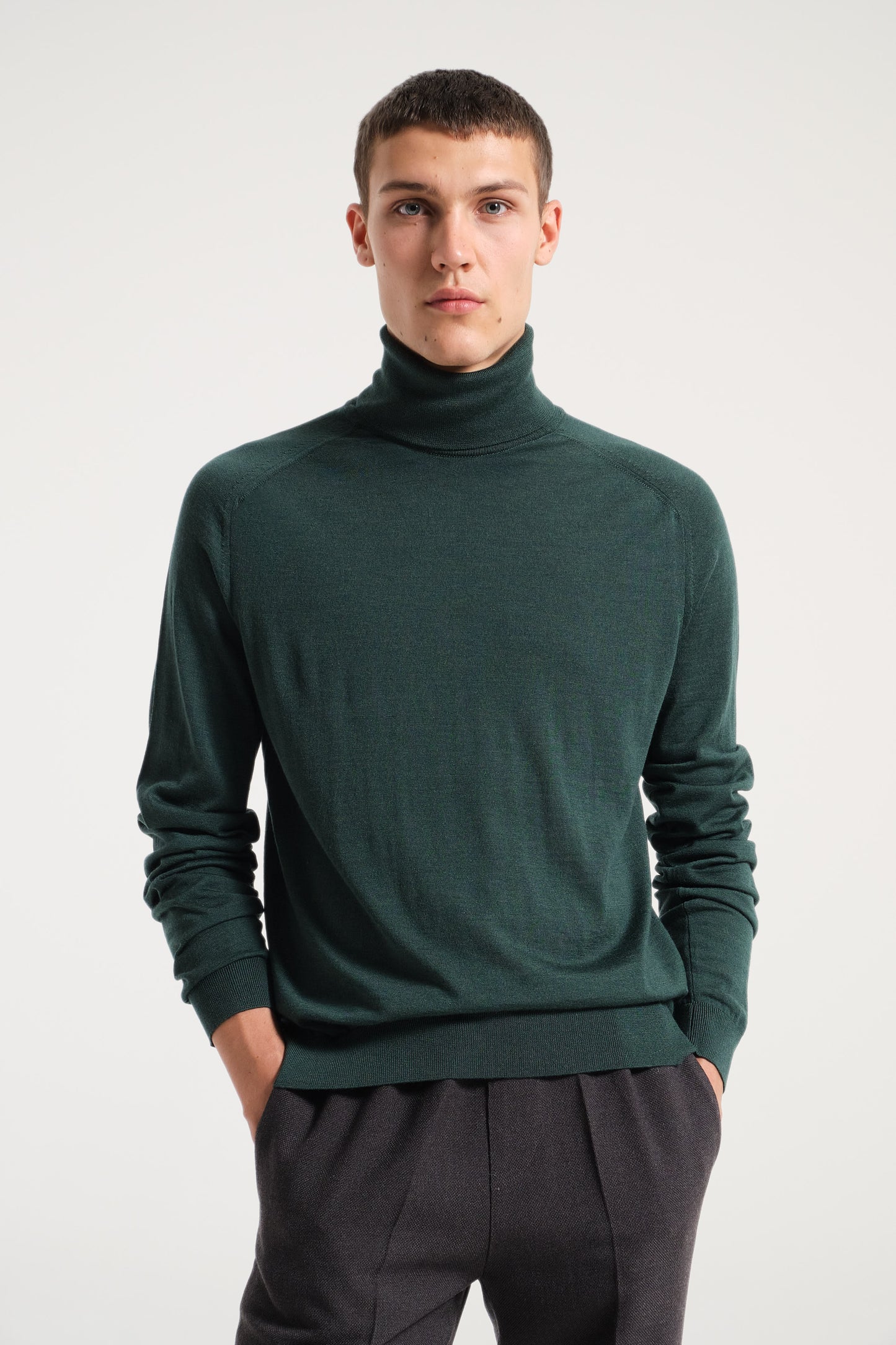 SUPER THIN GREEN TURTLENECK IN WOOL, SILK AND CASHMERE