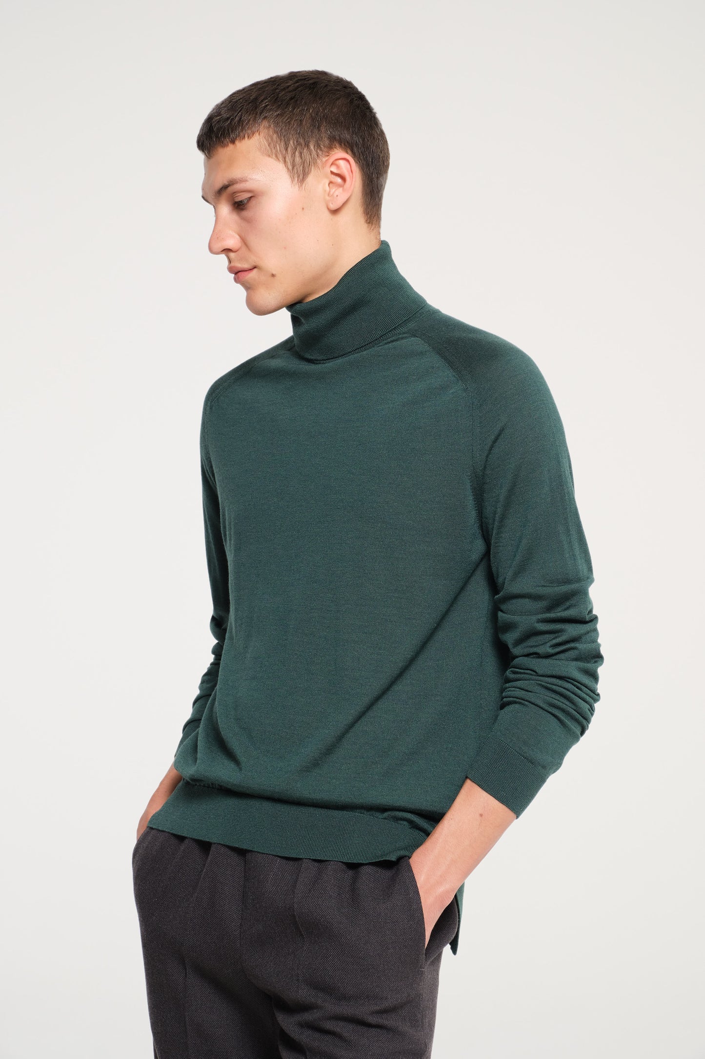 SUPER THIN GREEN TURTLENECK IN WOOL, SILK AND CASHMERE