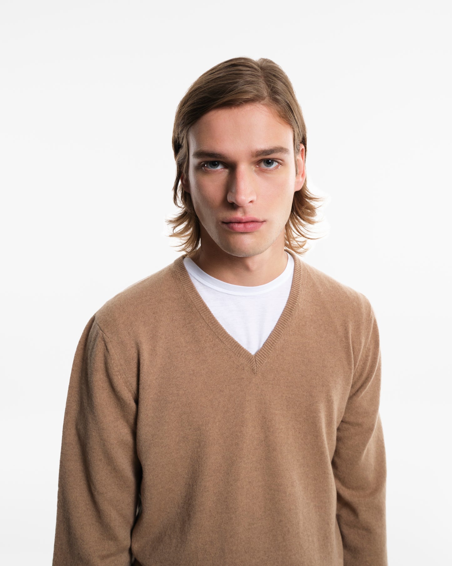 Scollo a V in puro Cashmere cammello