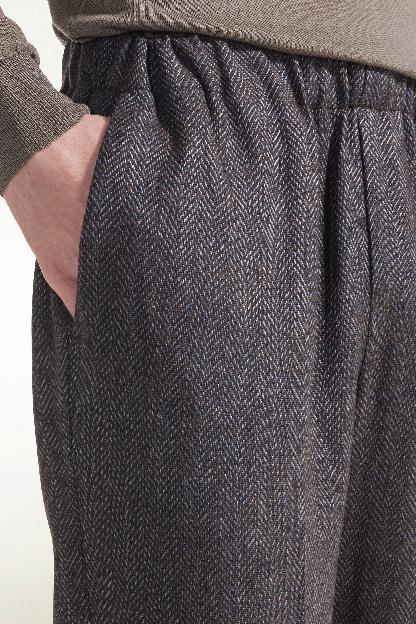 Pantalone a spina di pesce blu e azzurro