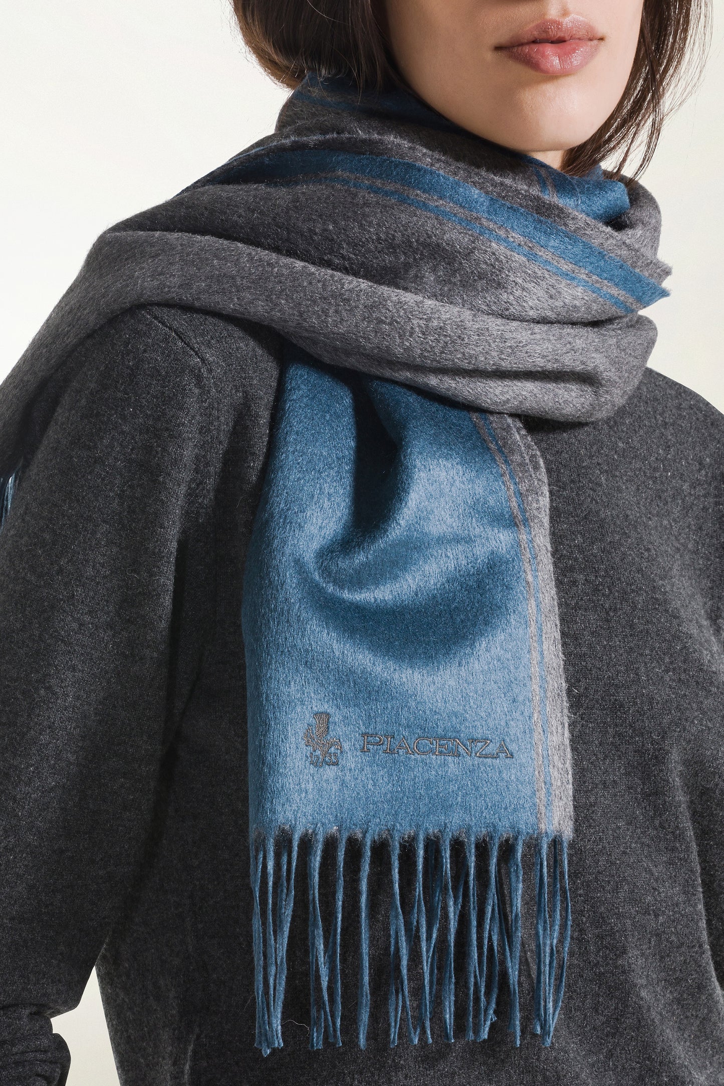 Sciarpa double Seta e Cashmere con ricamo