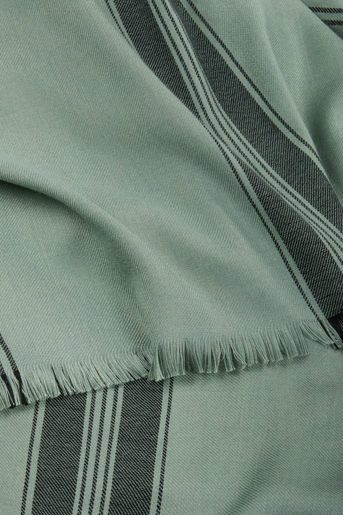 Plaza stole olive green black line