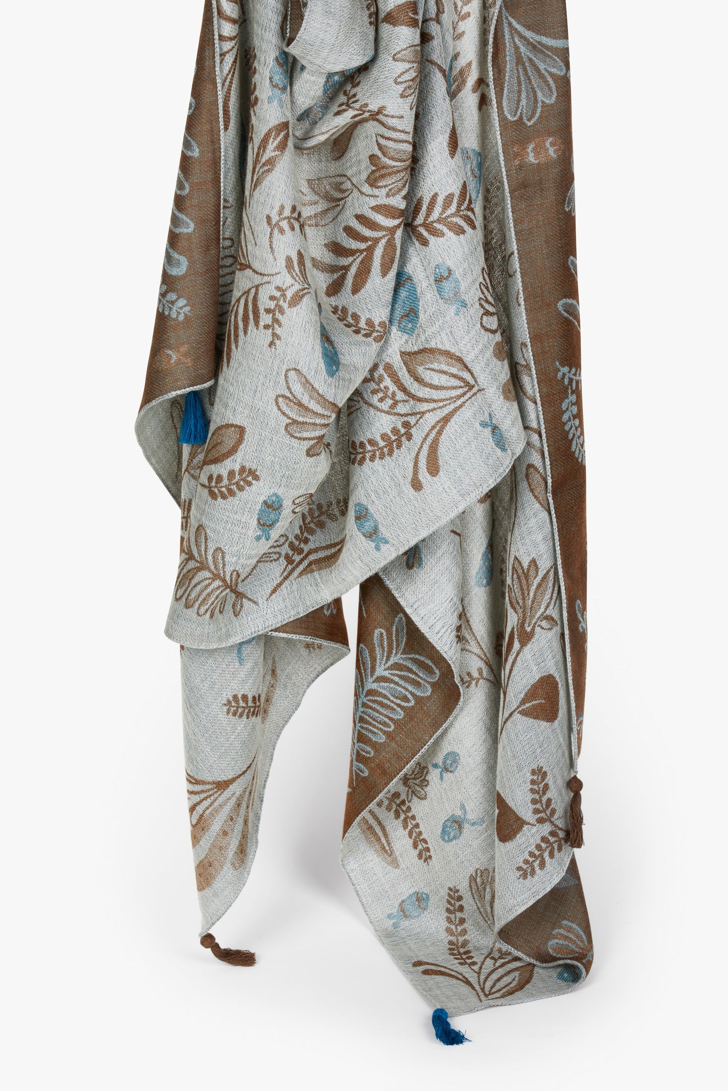 Hazelnut and light blue Baltica stole