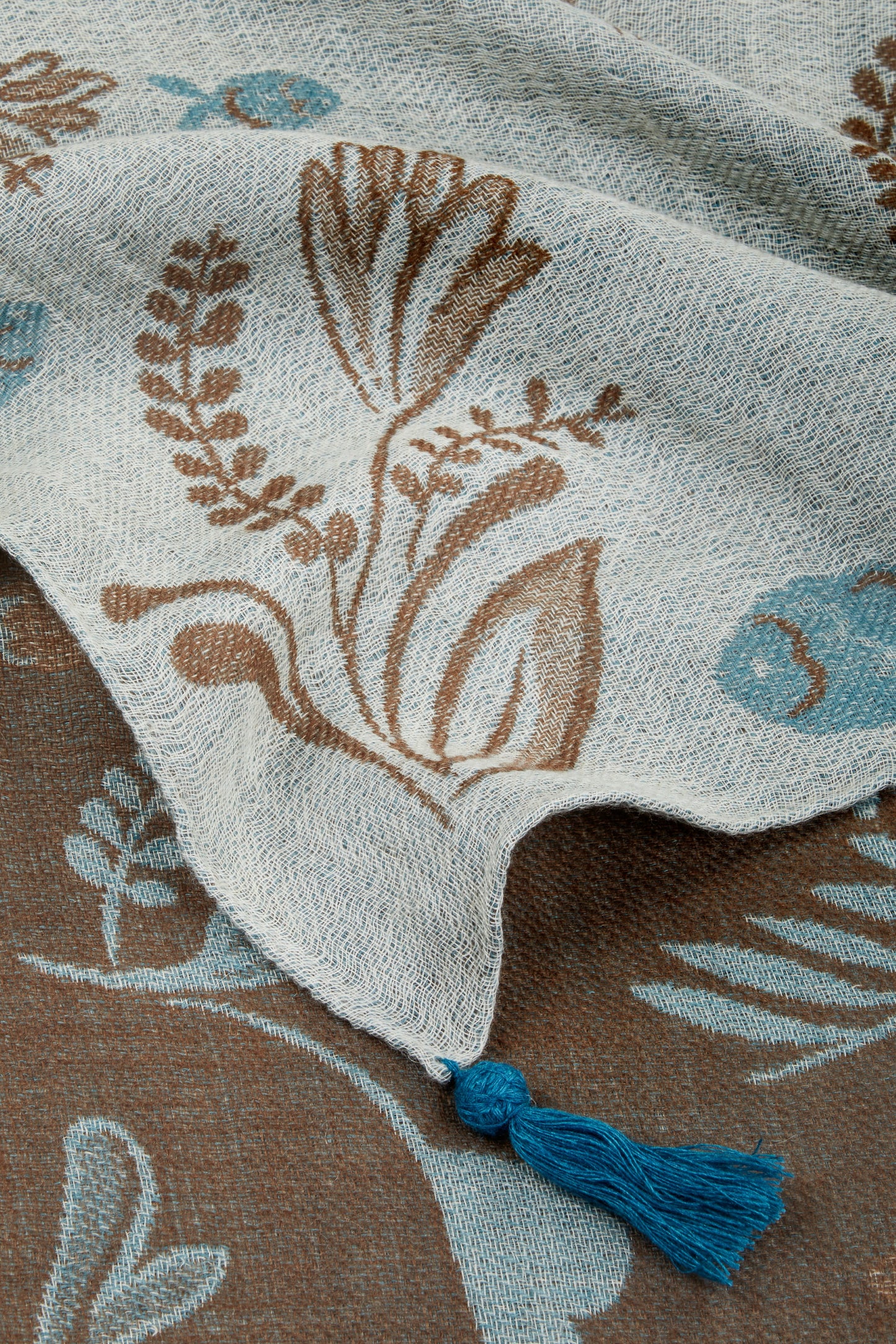 Hazelnut and light blue Baltica stole