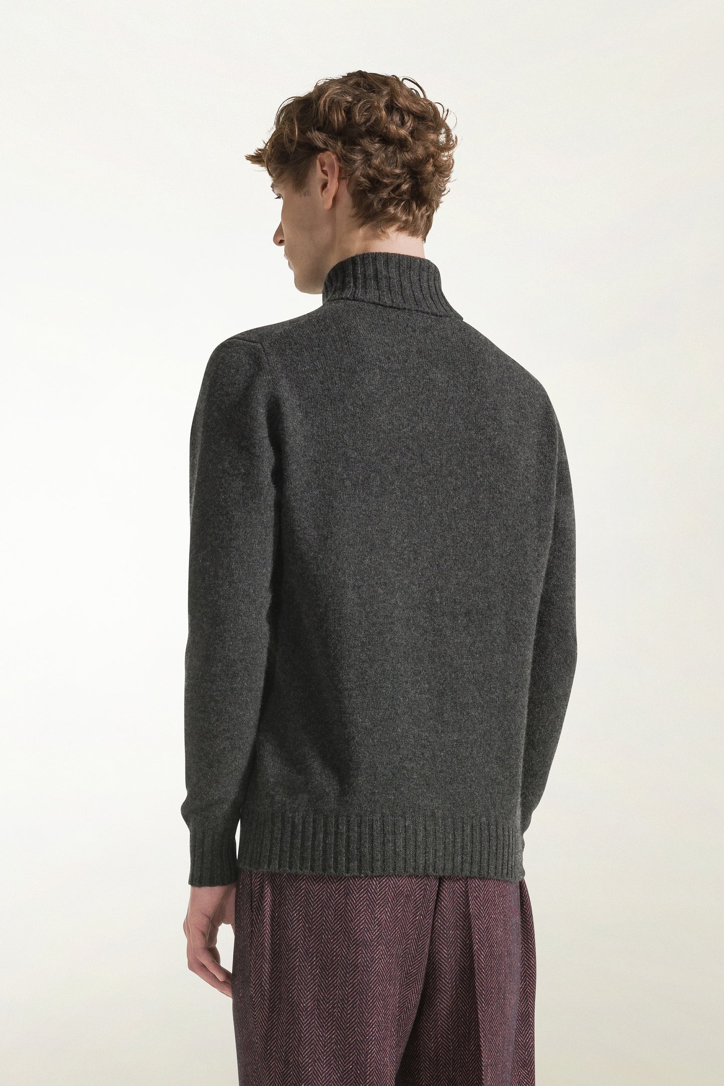 Anthracite cashmere turtleneck