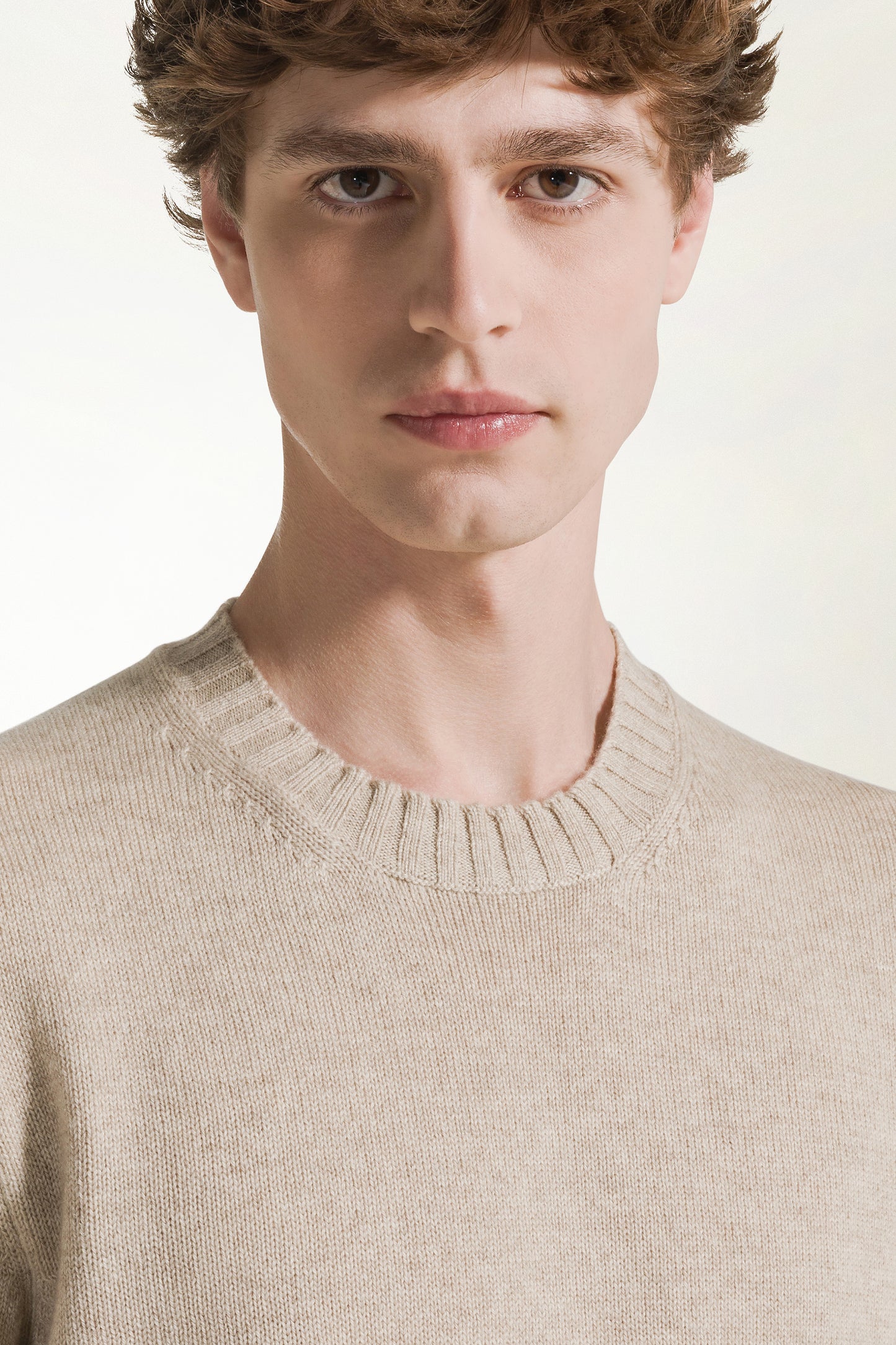 Maglione girocollo in cashmere naturale