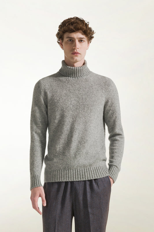 Dolcevita in cashmere e seta grigio chiaro