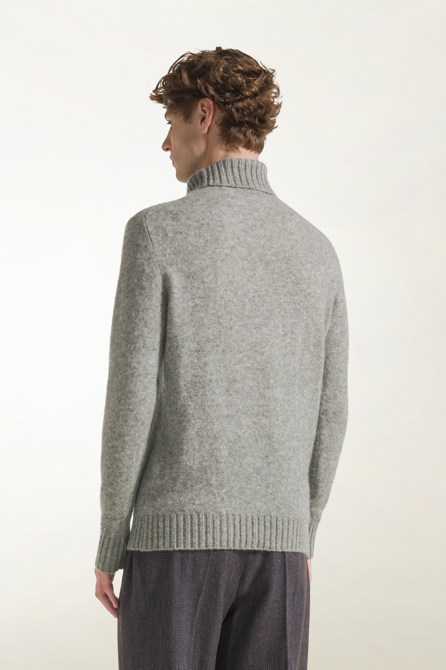Light gray cashmere and silk turtleneck