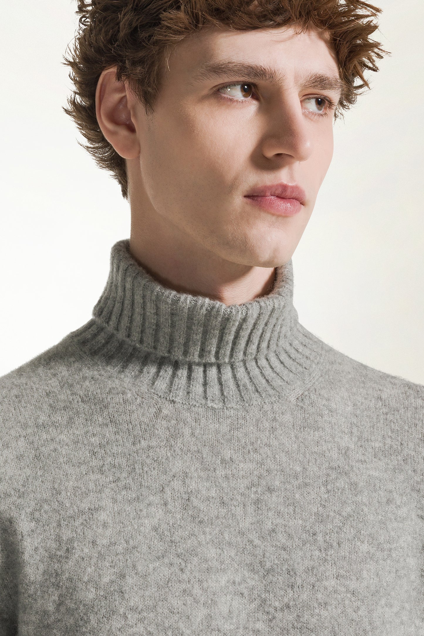 Light gray cashmere and silk turtleneck