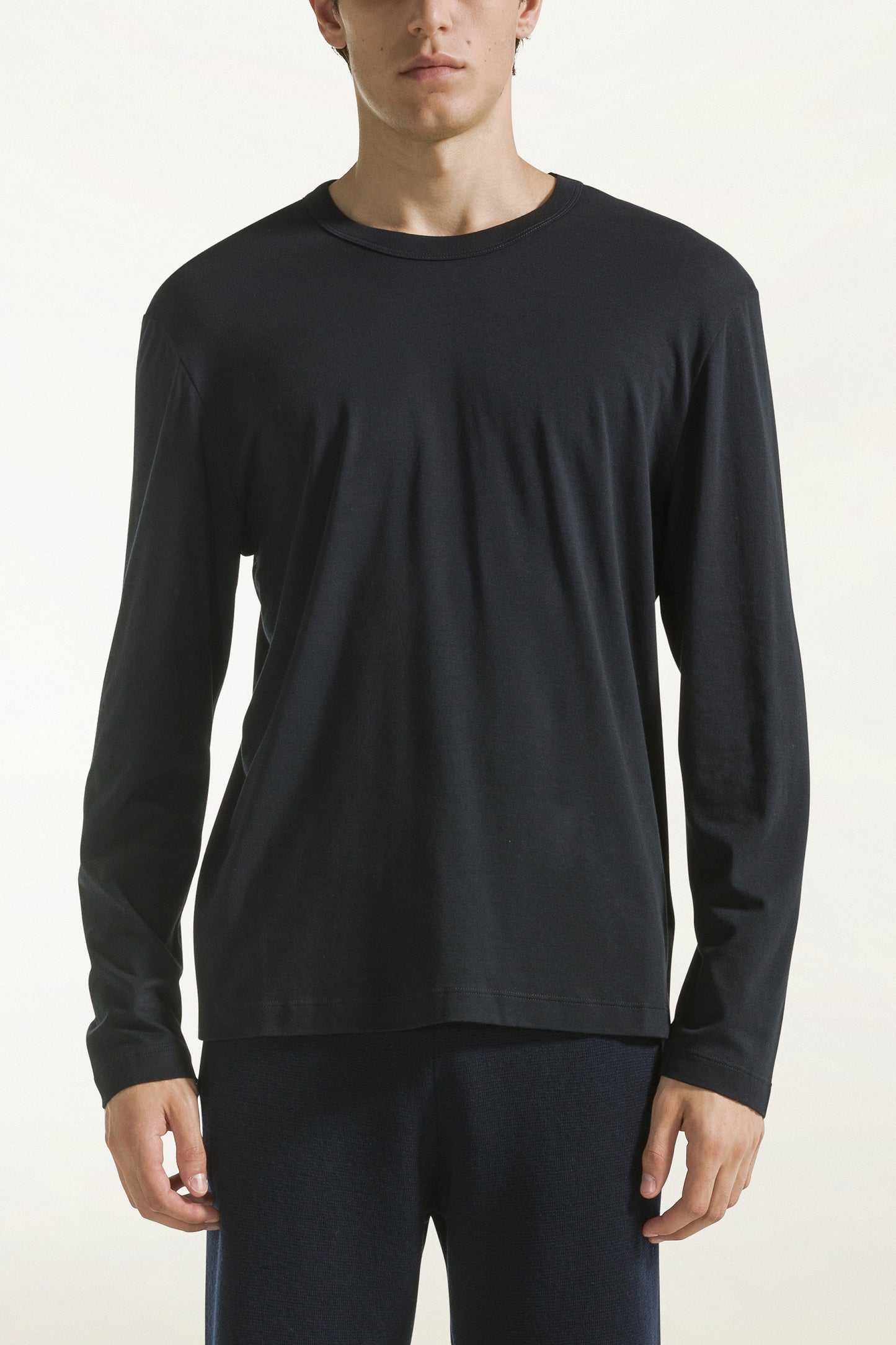 White long-sleeved cotton crew neck