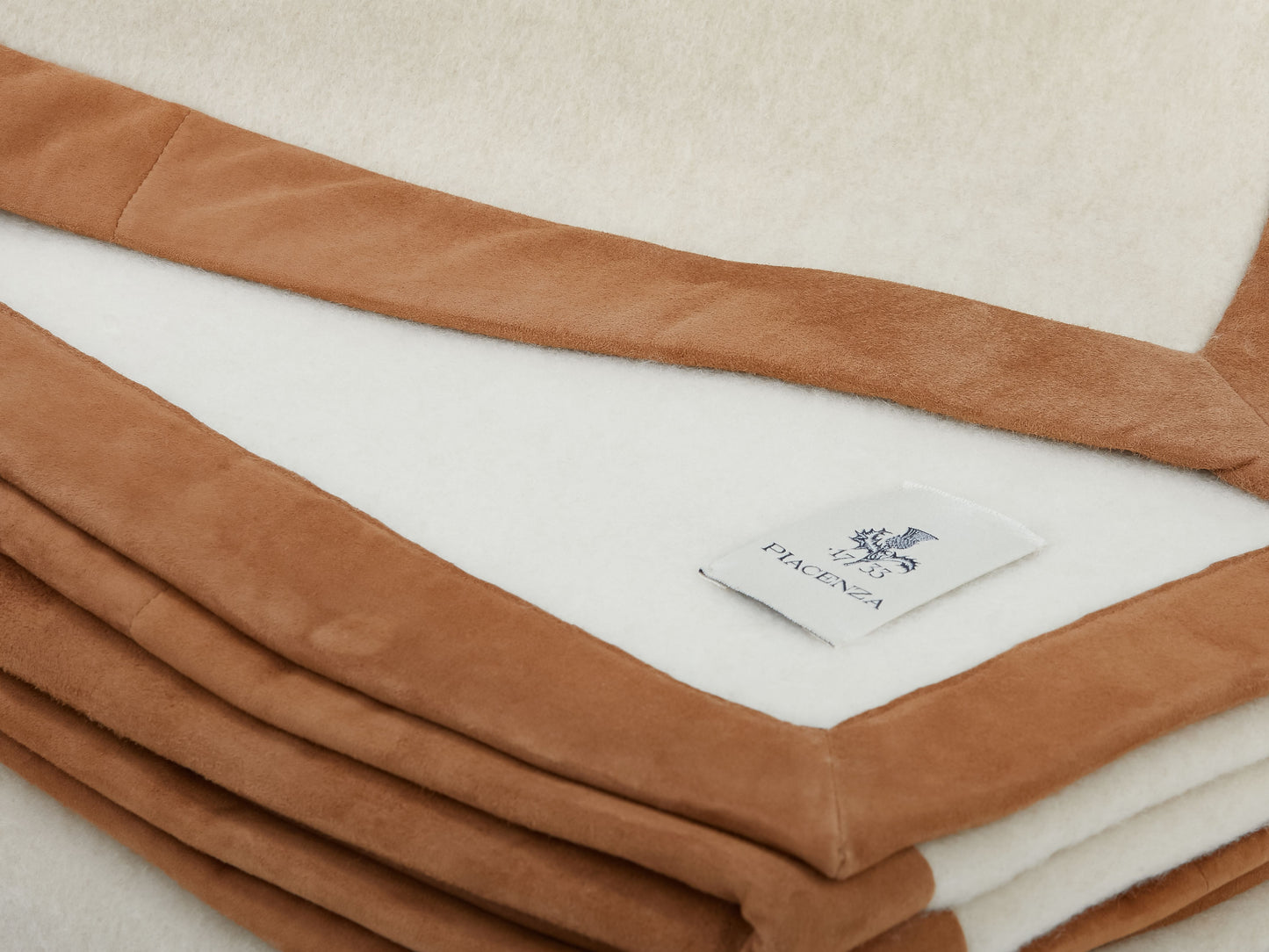 Polluce - 4 sides edged blanket