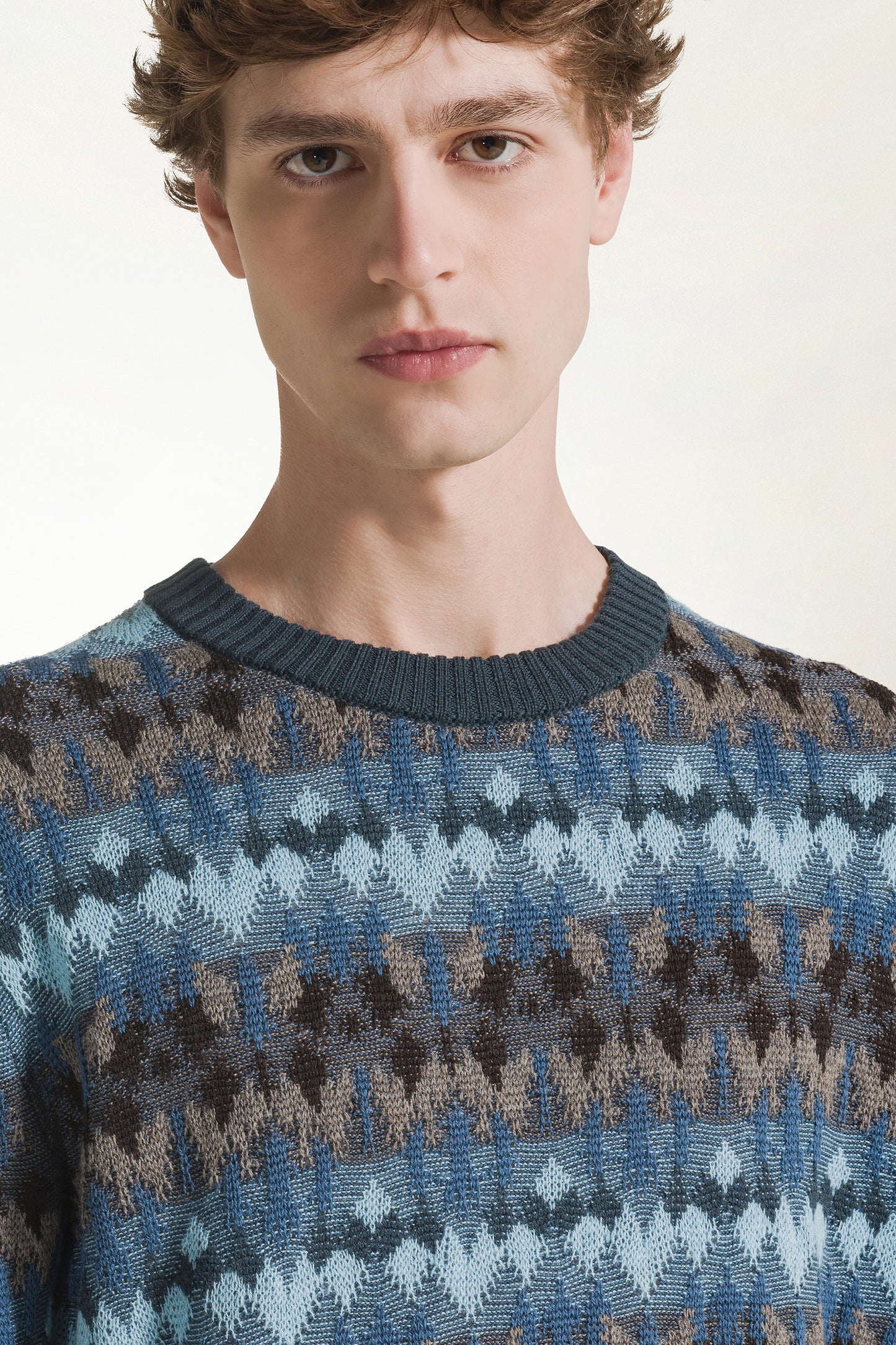 Maglione fantasia azzurro e nocciola