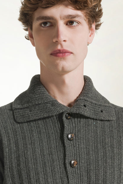 Anthracite turtleneck with buttons
