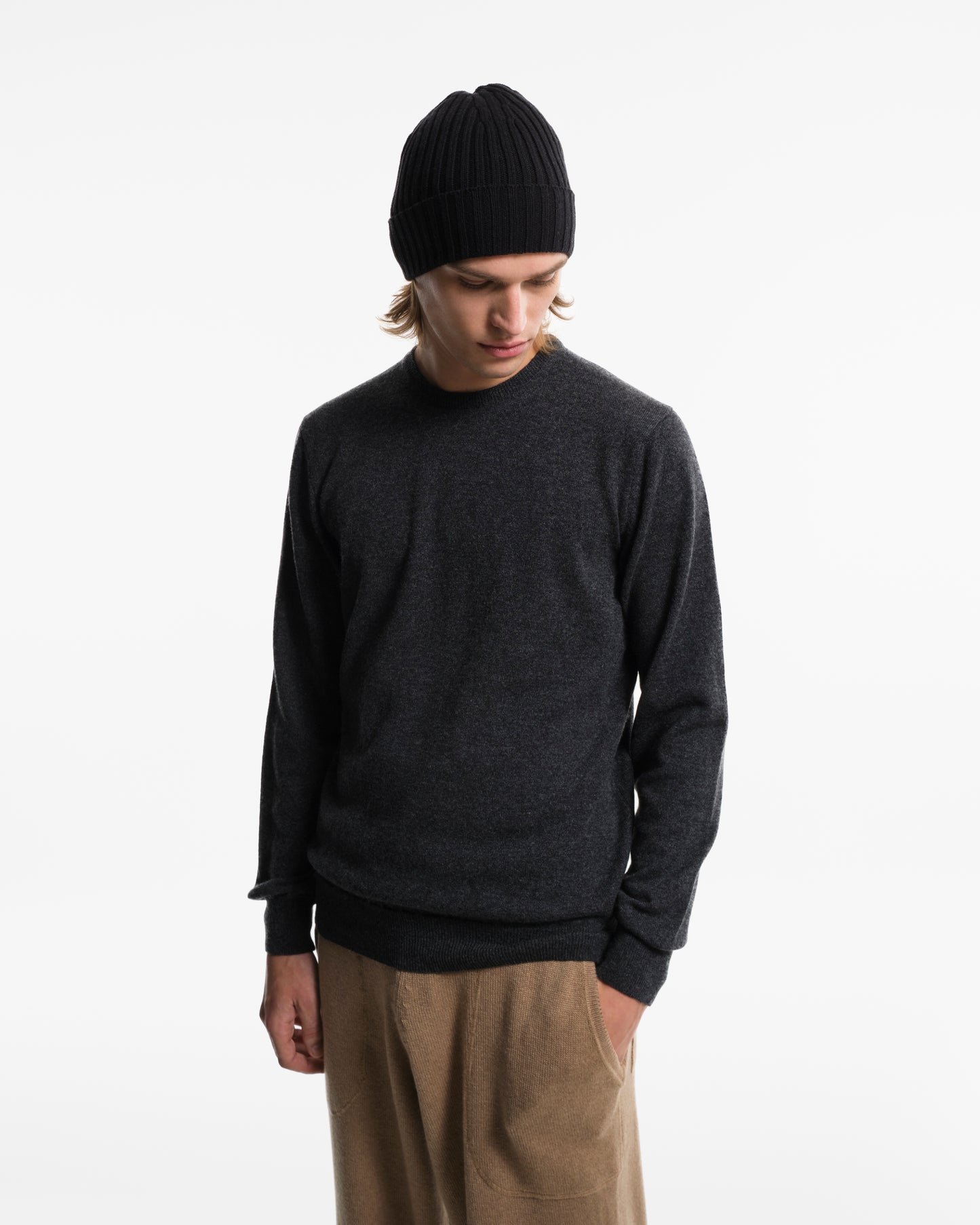 Pure anthracite Cashmere crew neck