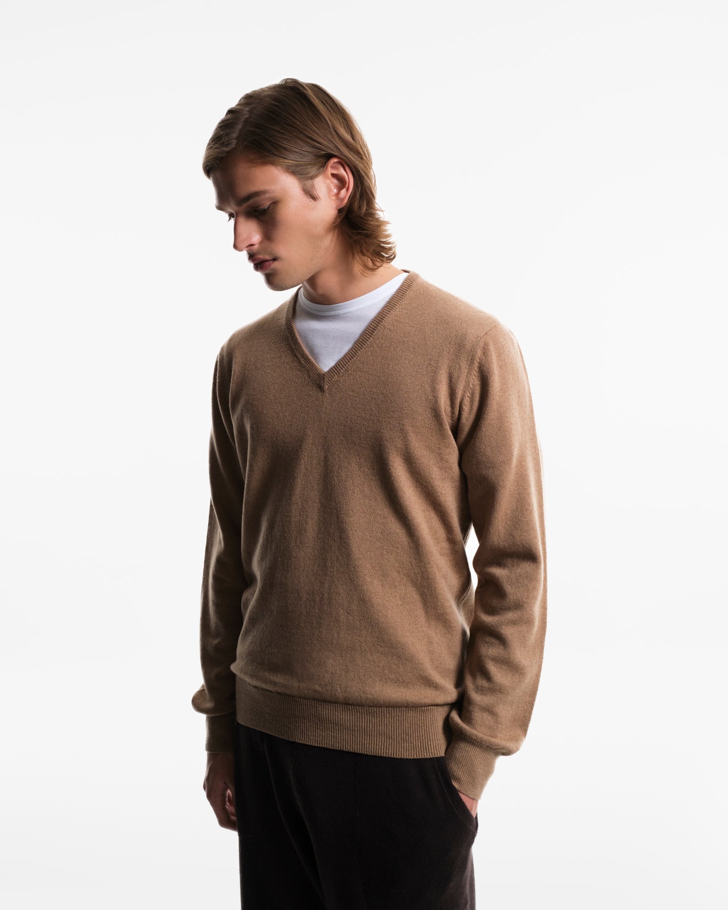 Scollo a V in puro Cashmere cammello