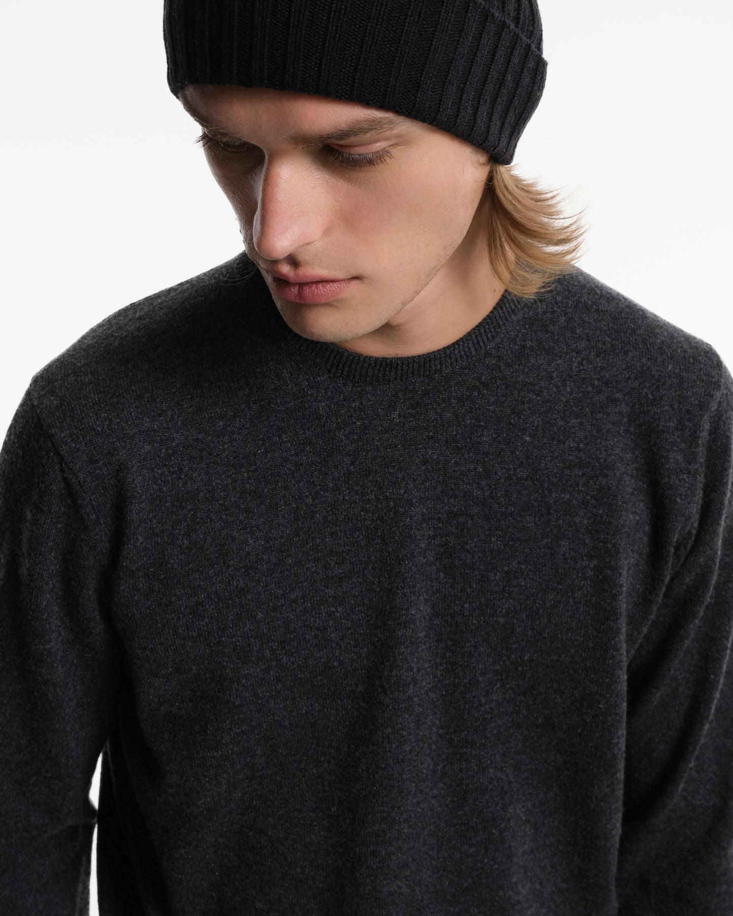 Pure anthracite Cashmere crew neck