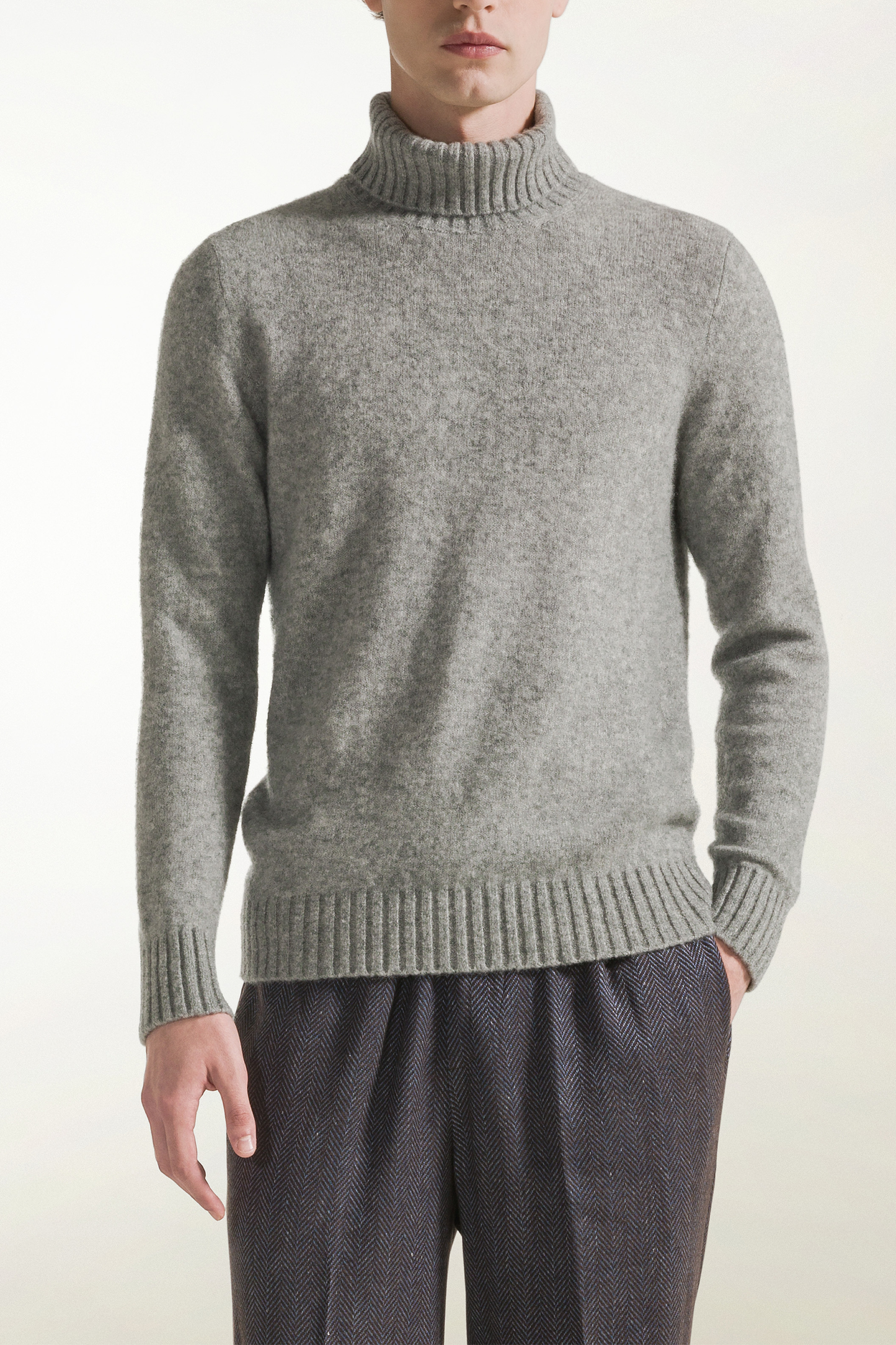 Light gray cashmere and silk turtleneck