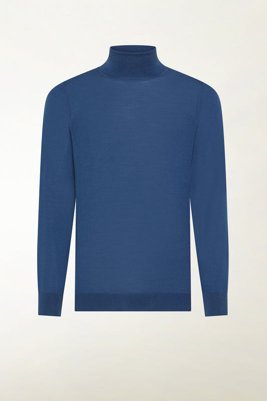 Lightweight merino wool turtleneck in jeans blue