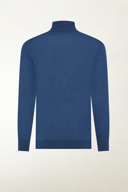 Lightweight turtleneck in merino wool