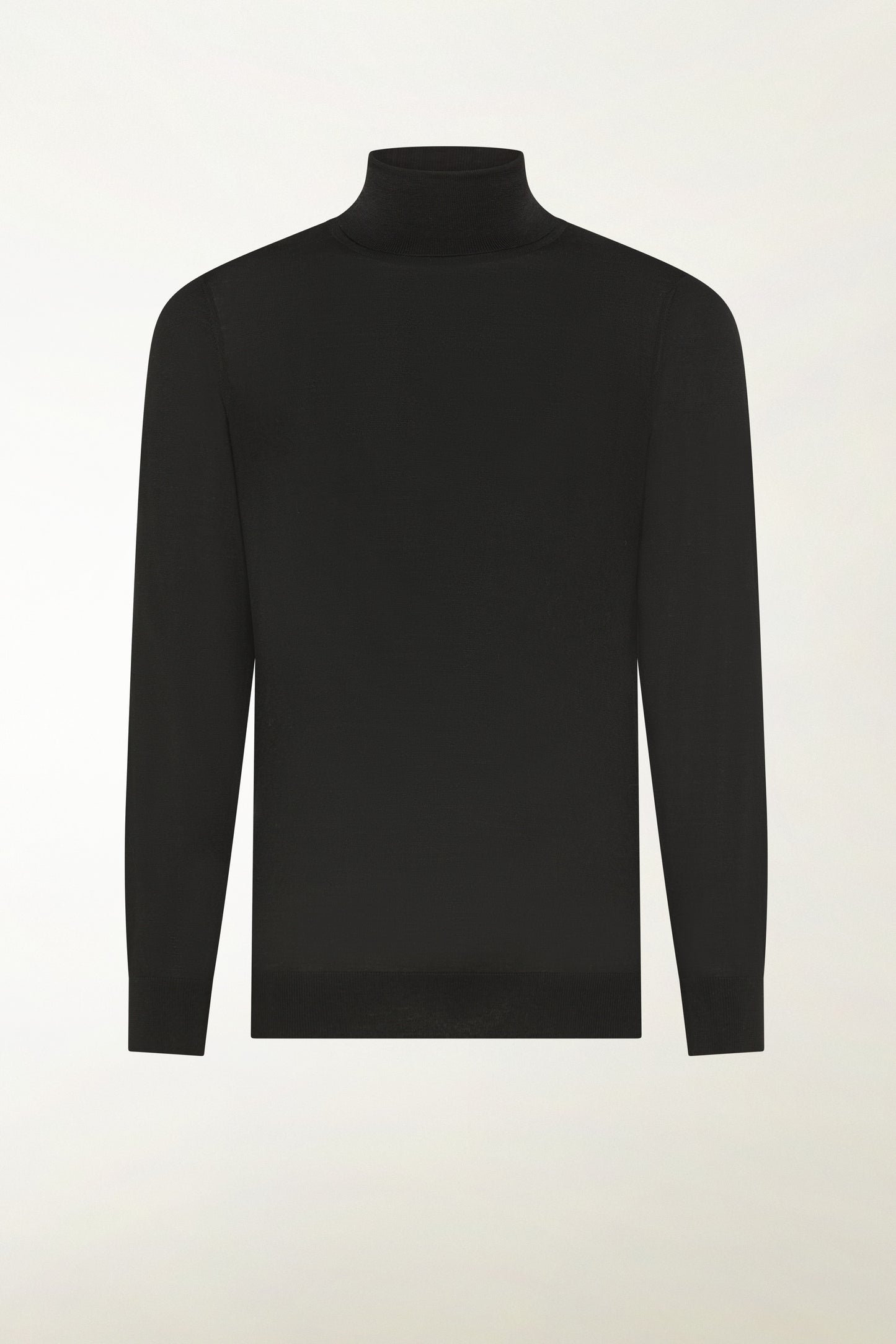 Lightweight turtleneck in merino wool