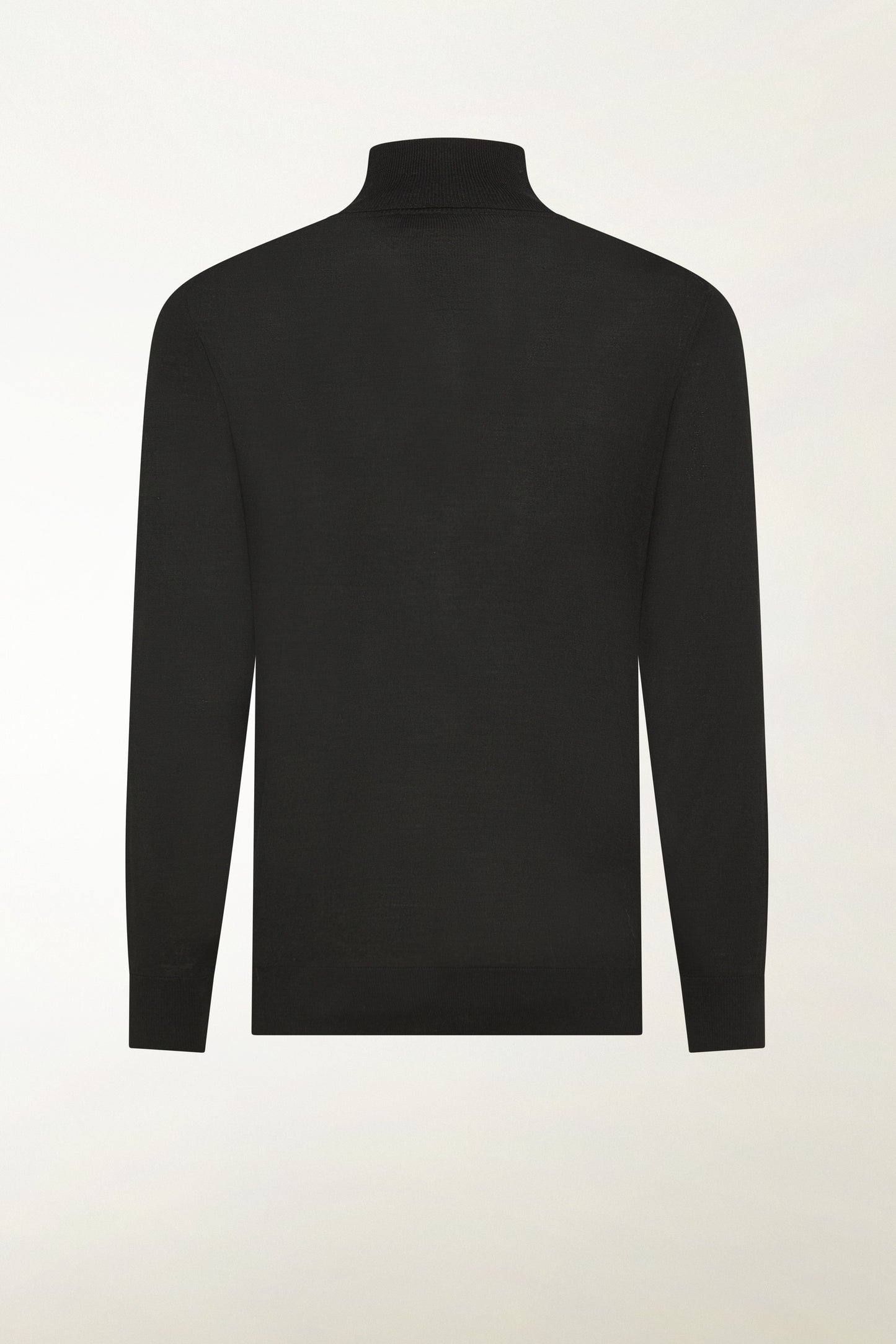 Lightweight turtleneck in merino wool