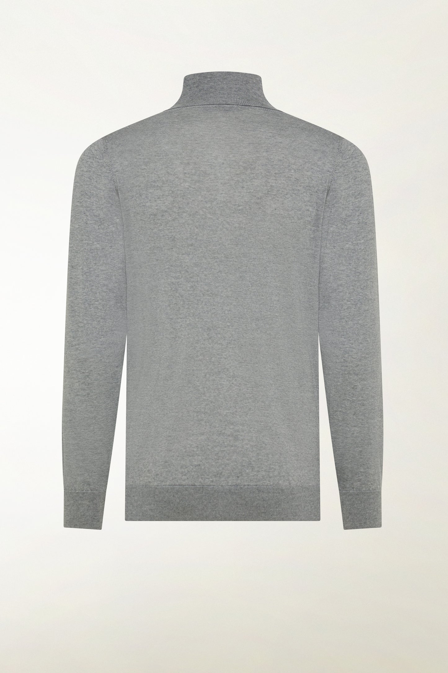 Lightweight turtleneck in merino wool