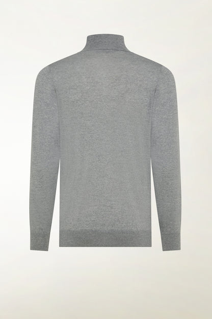 Lightweight turtleneck in merino wool