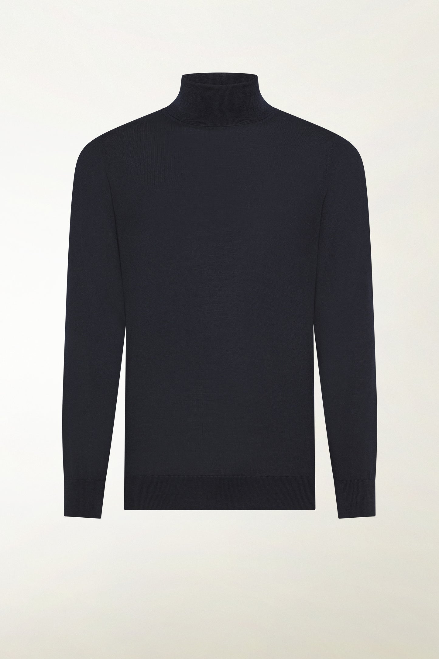 Lightweight turtleneck in merino wool