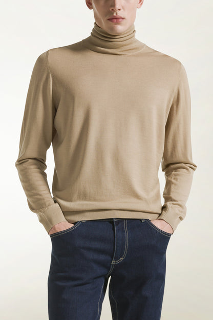 Lightweight turtleneck in natural-colored merino wool | PIACENZA 1733