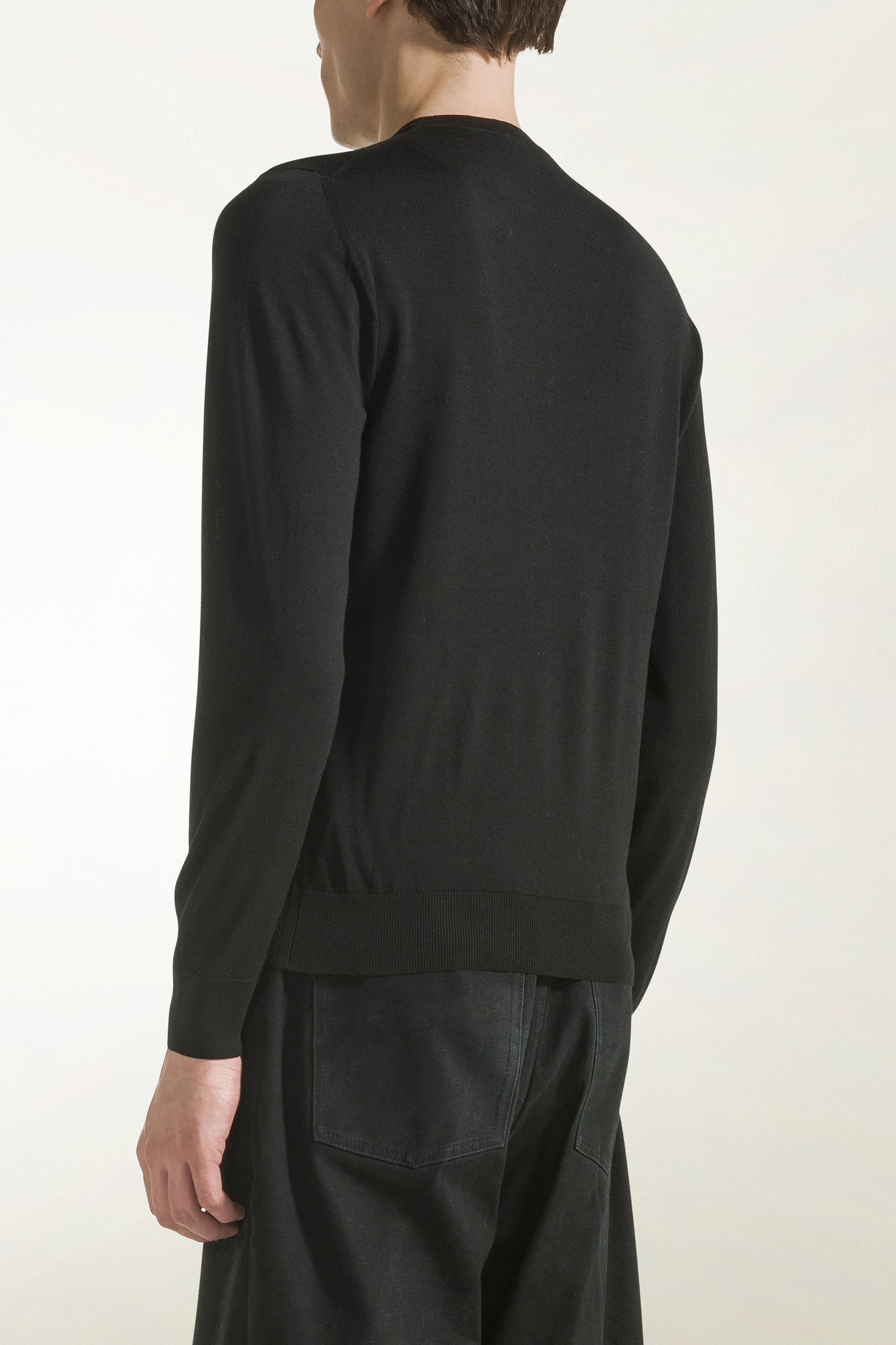 Lightweight crewneck in black merino wool | PIACENZA 1733