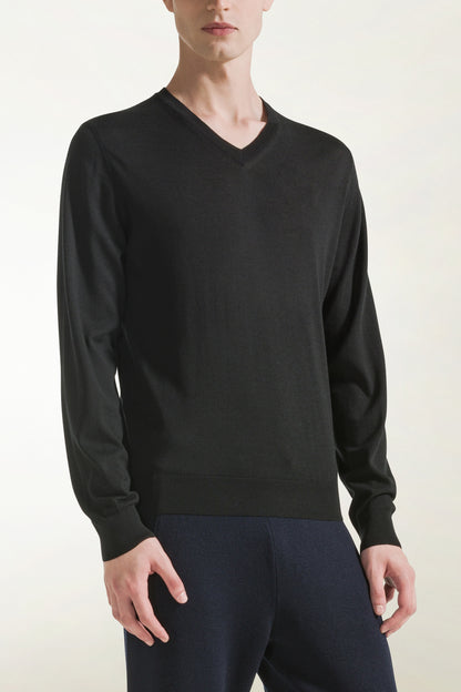 Lightweight V-neck in black merino wool | PIACENZA 1733