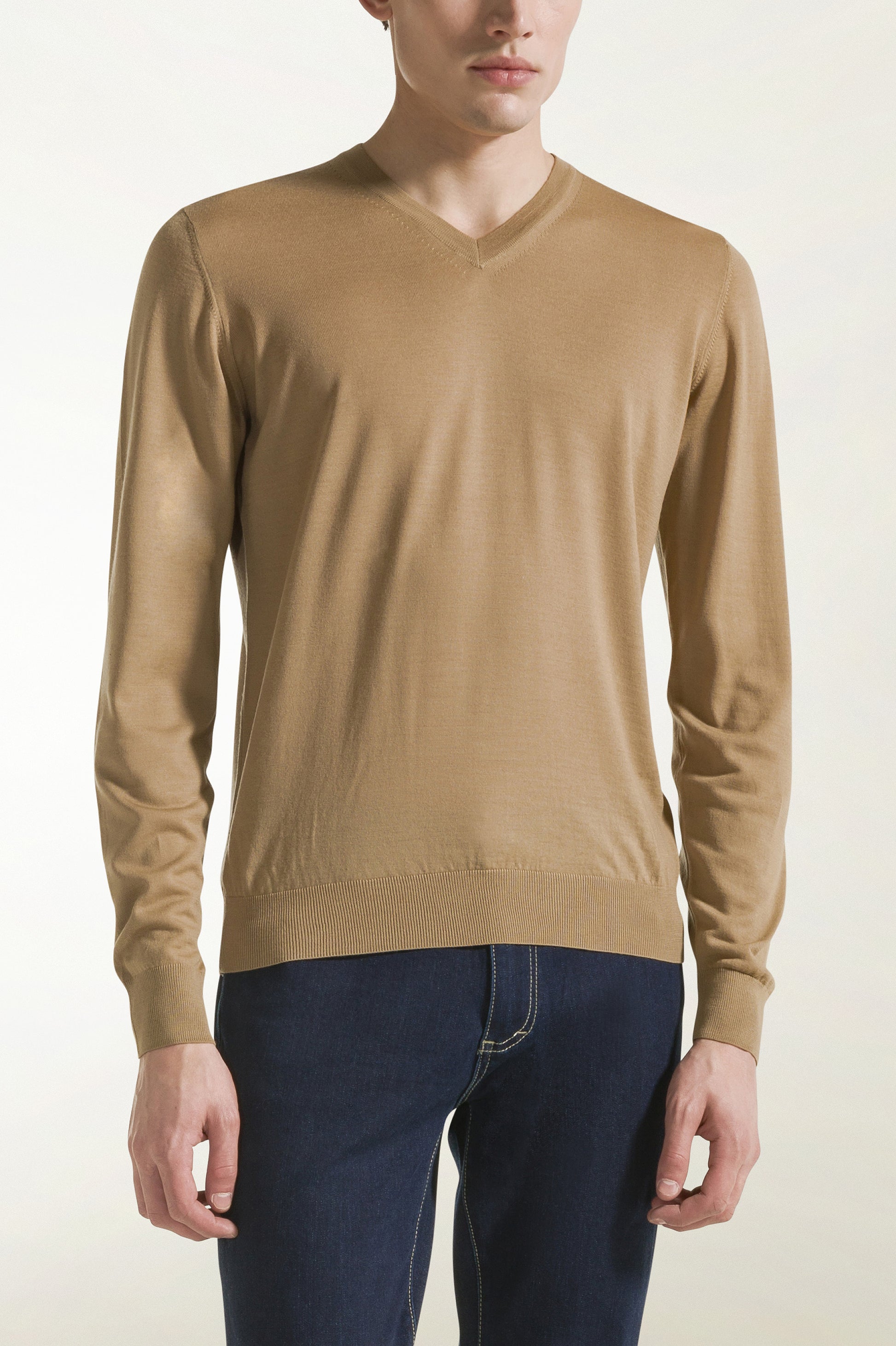 Lightweight V-neck in natural merino wool | PIACENZA 1733