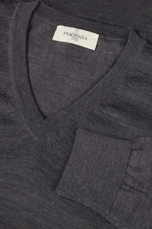 Lightweight V-neck in anthracite merino wool - Iconic | PIACENZA 1733