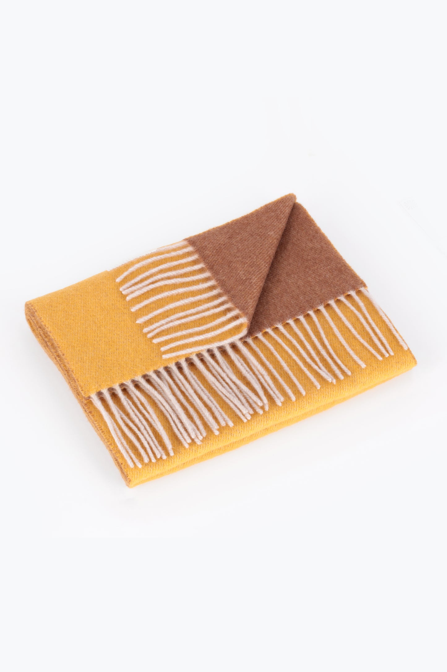 Double cashmere scarf in yellow and camel