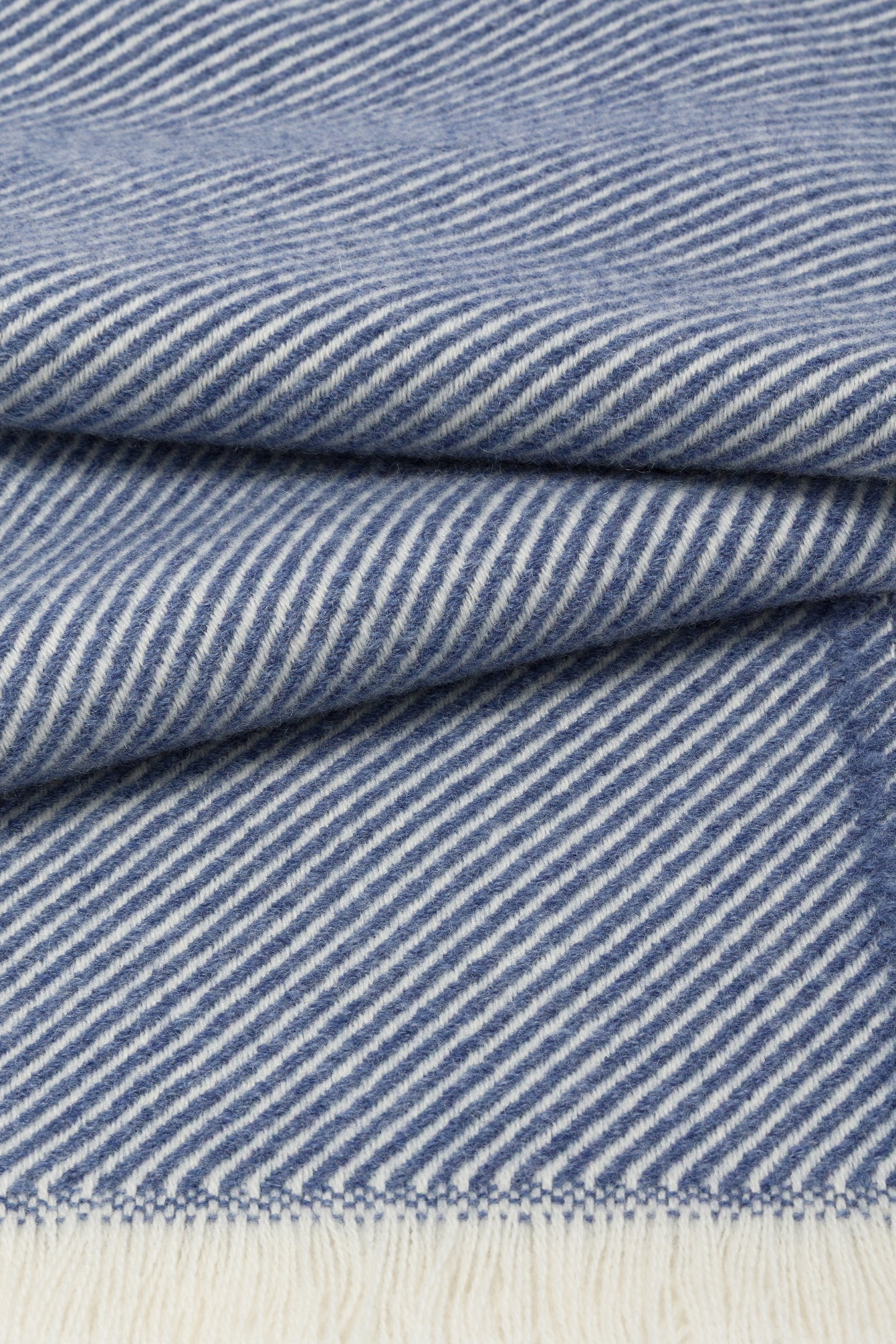 Cashmere scarf with diagonal stripes