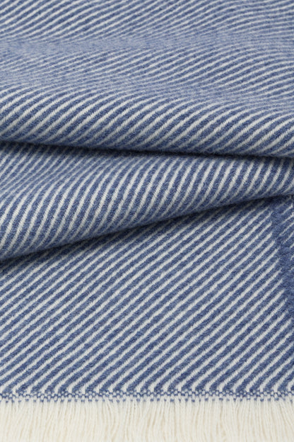 Cashmere scarf with diagonal stripes