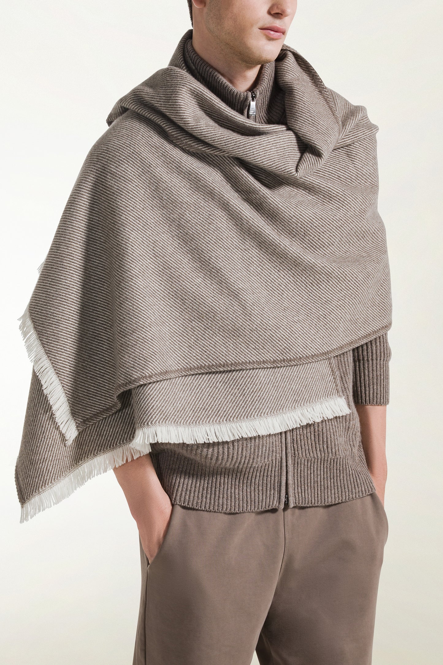 Cashmere scarf with diagonal stripes