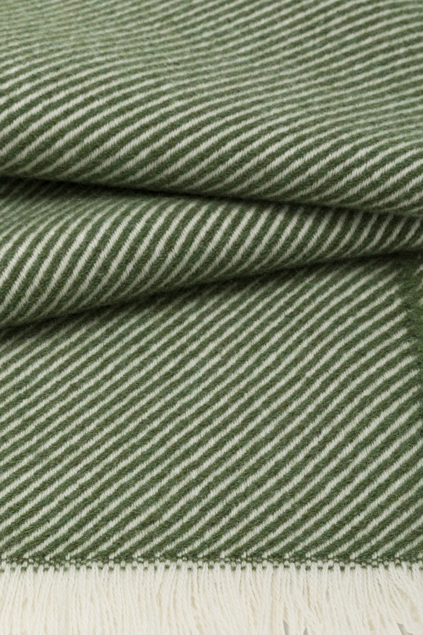 Cashmere scarf with diagonal stripes