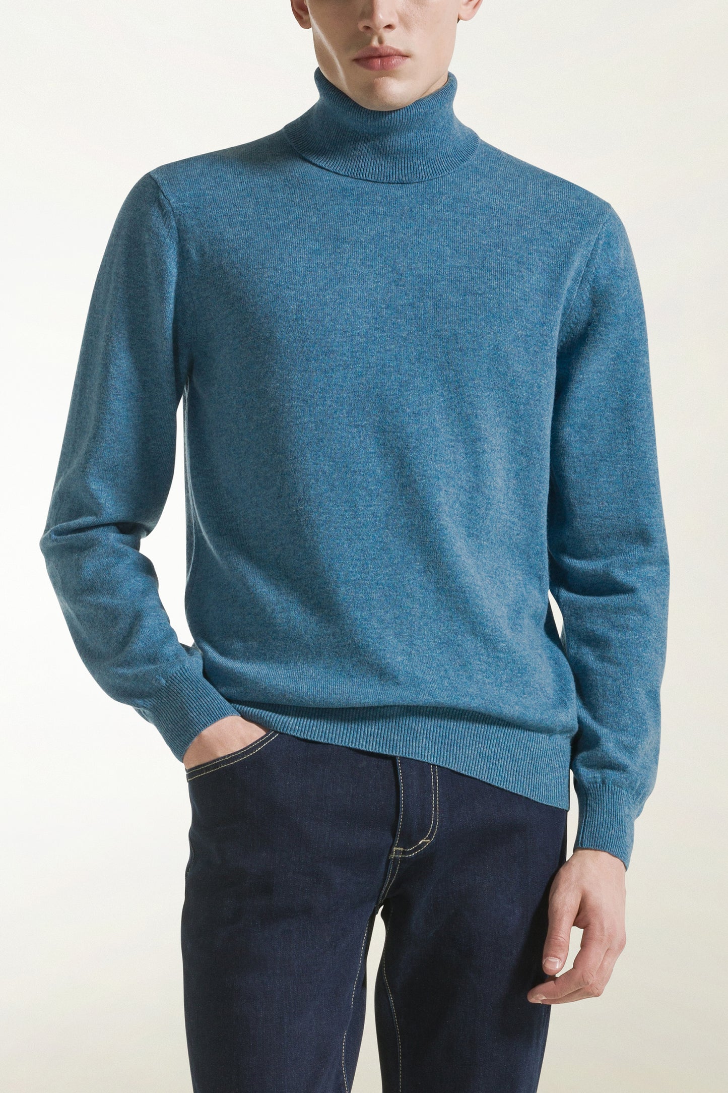 Light blue cashmere turtleneck