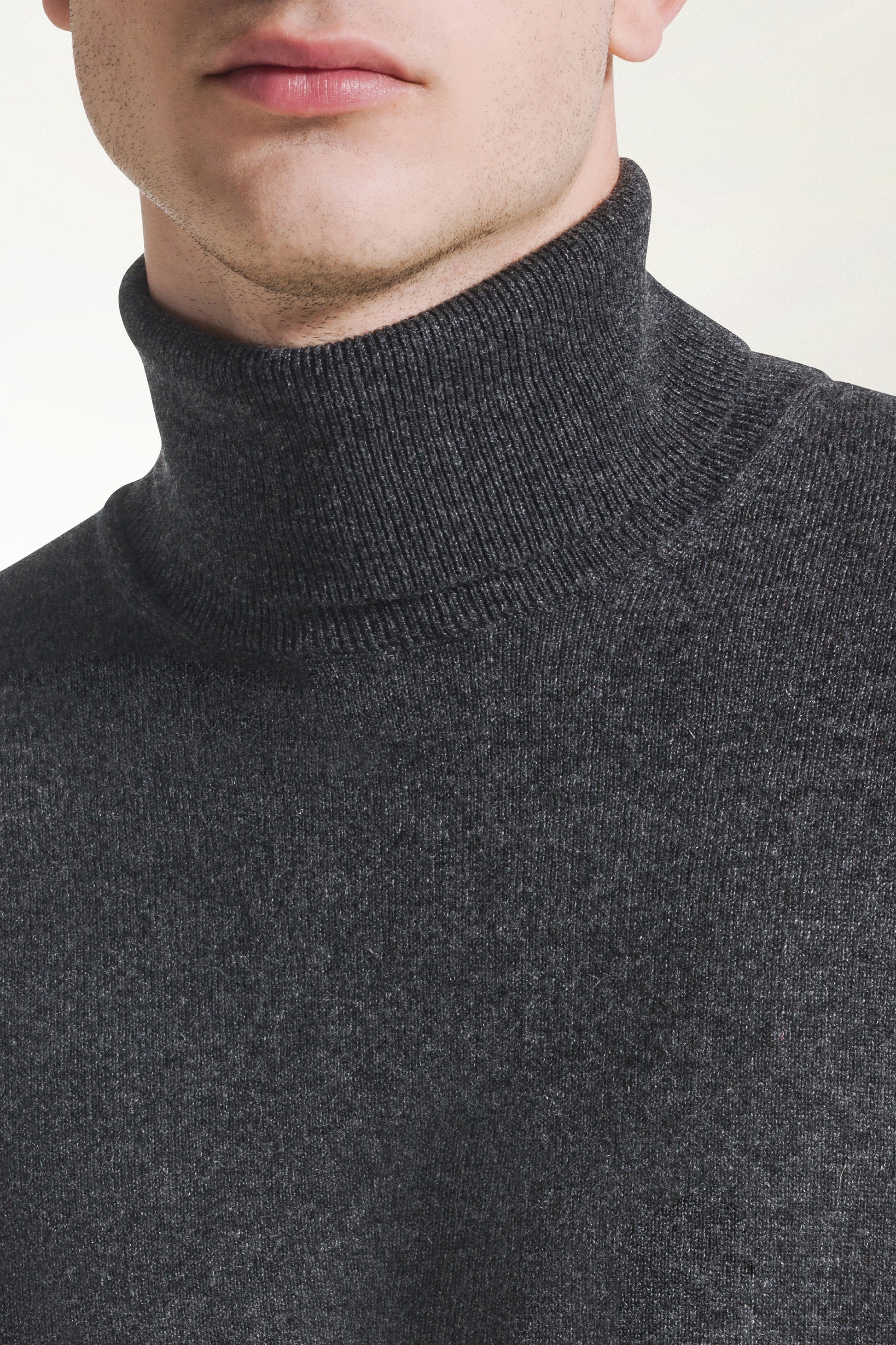 Anthracite-colored cashmere turtleneck | PIACENZA 1733