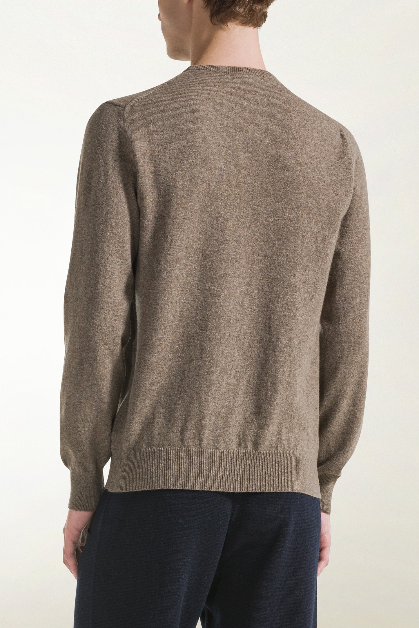 Hazelnut-colored cashmere crewneck