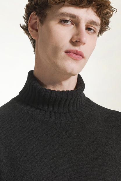 Black cashmere turtleneck