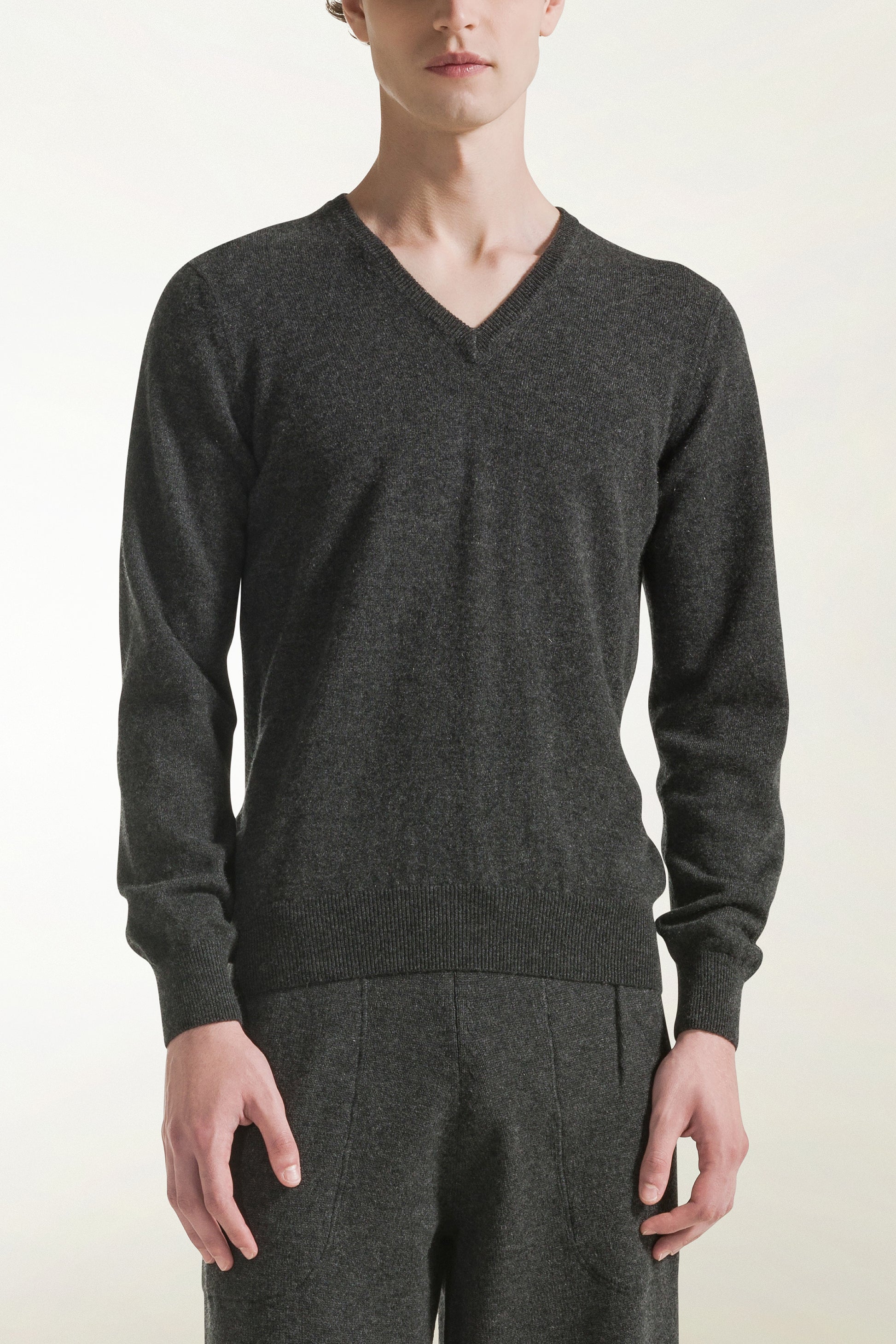 Anthracite cashmere V-neck | PIACENZA 1733