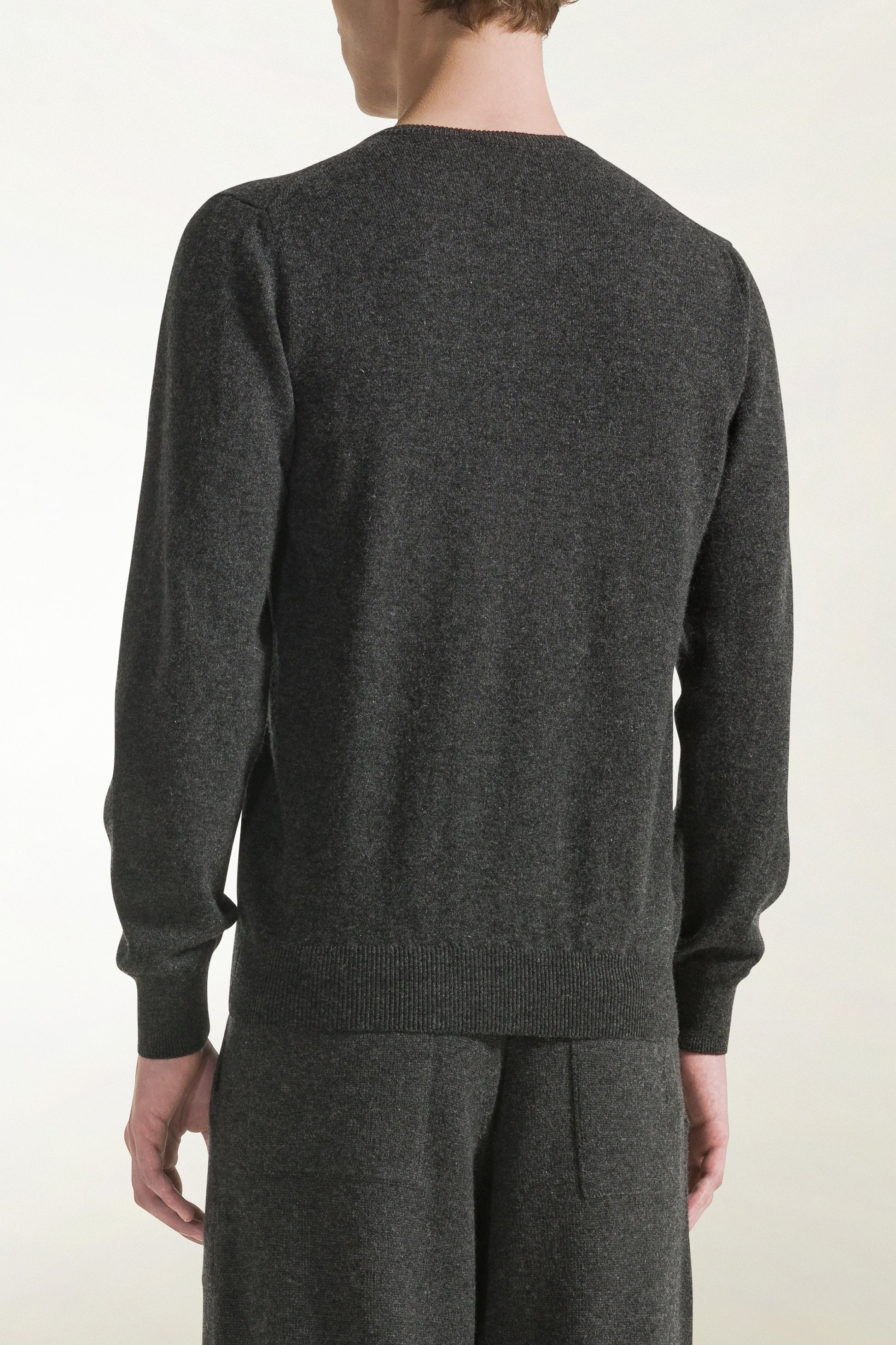 Anthracite cashmere V-neck | PIACENZA 1733