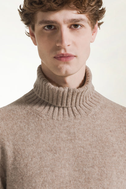 Dolcevita in cashmere e seta beige