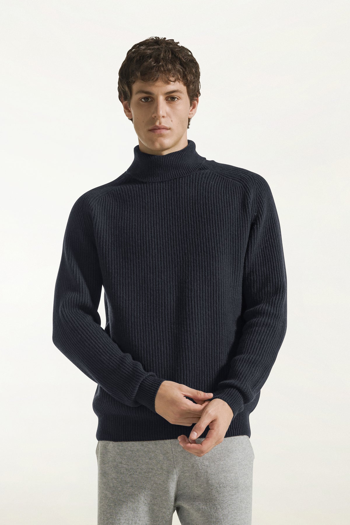 Navy blue wool and cashmere turtleneck