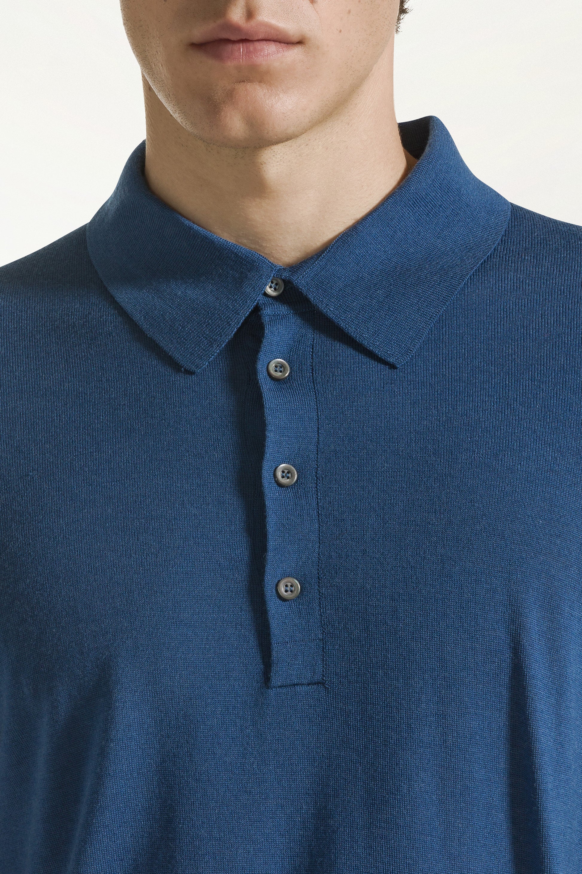 Lightweight merino wool polo shirt in jeans blue | PIACENZA 1733