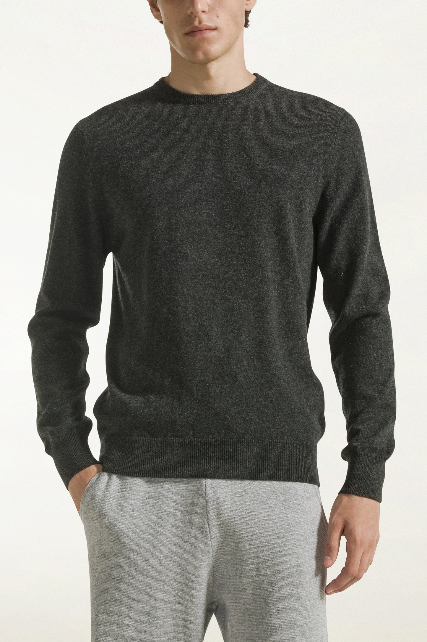 Anthracite cashmere crewneck